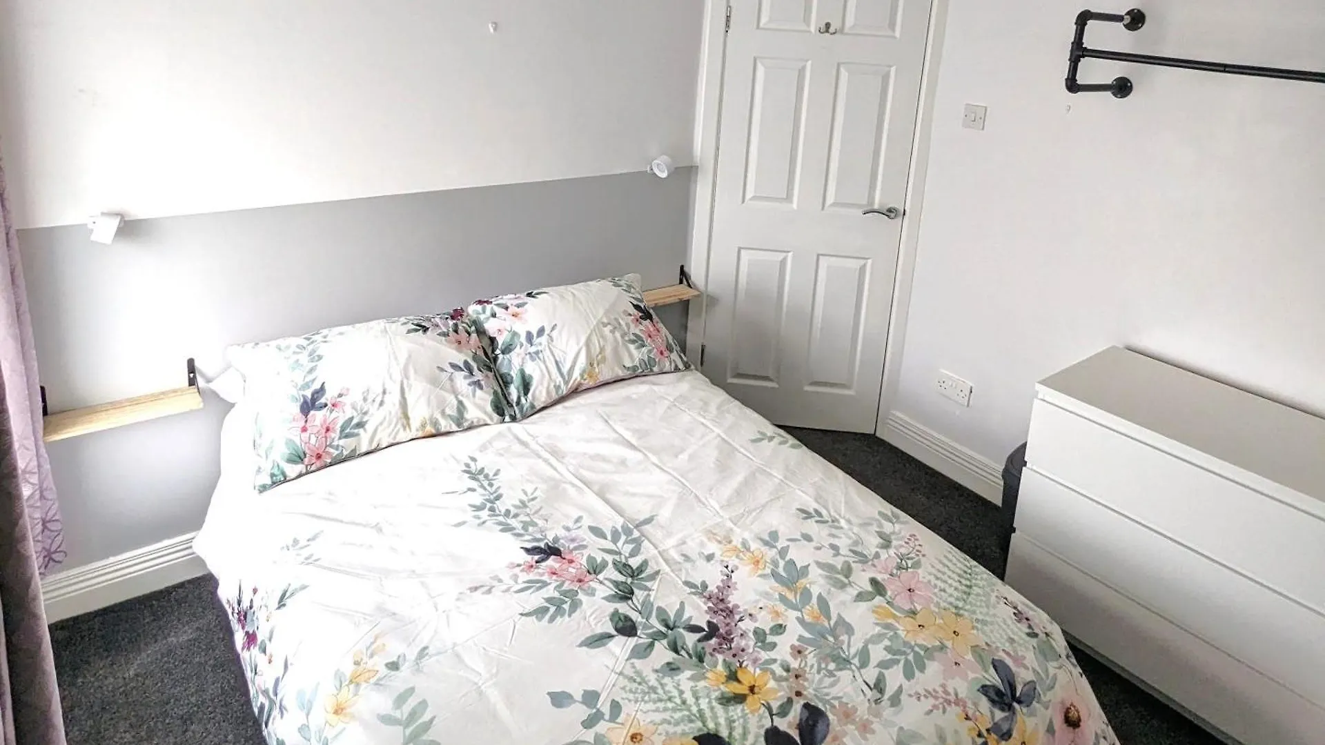 Heart Of Belfast With Private Garden Villa